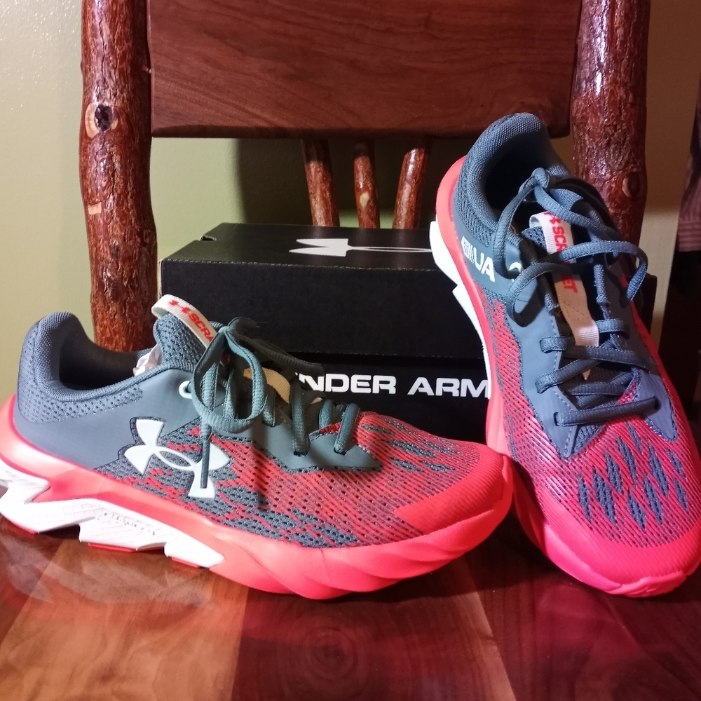 NWT Under Armour Charged Screamjet 3
